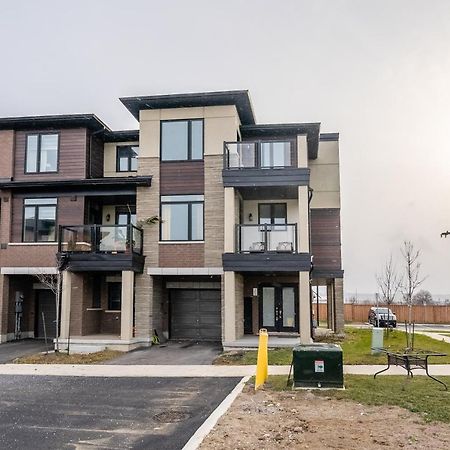 Modern Hamilton Homes Lake Ontario Shore By Globalstay Exterior foto