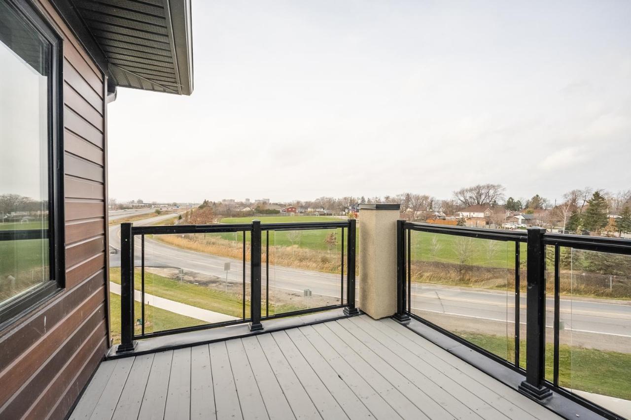 Modern Hamilton Homes Lake Ontario Shore By Globalstay Exterior foto